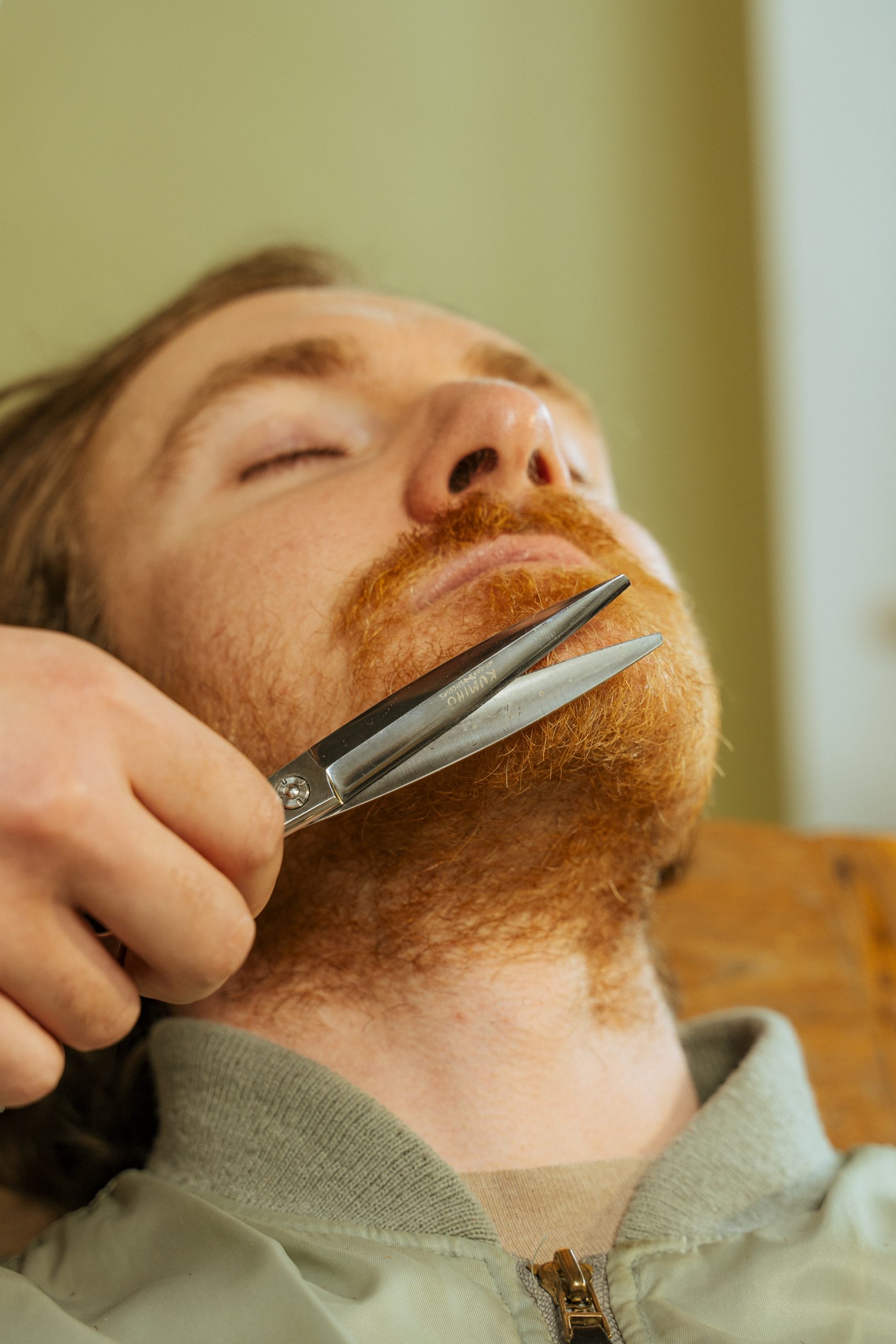 Coiffeur barbier à domicile taille de barbe